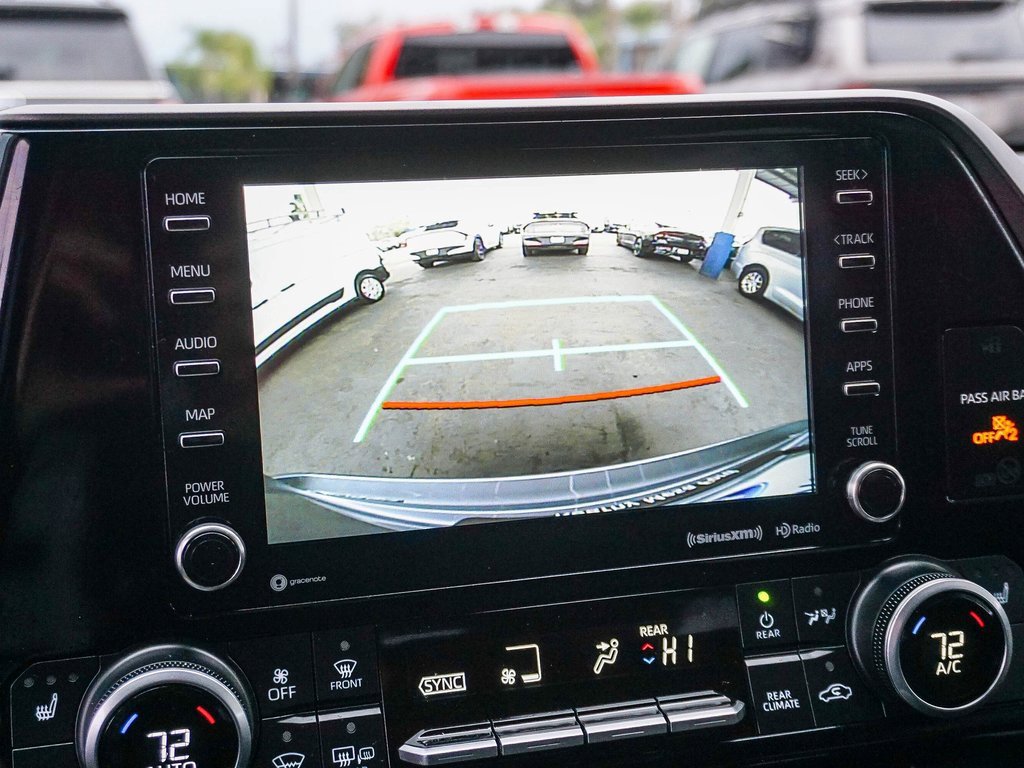 Used 2022 Toyota Highlander XLE image 24