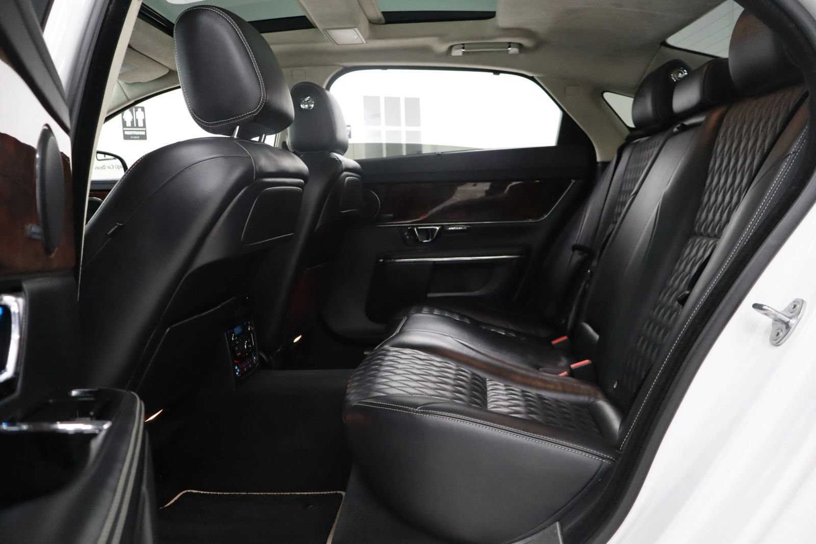 Used 2016 Jaguar XJ L Portfolio AWD/4WD image 17
