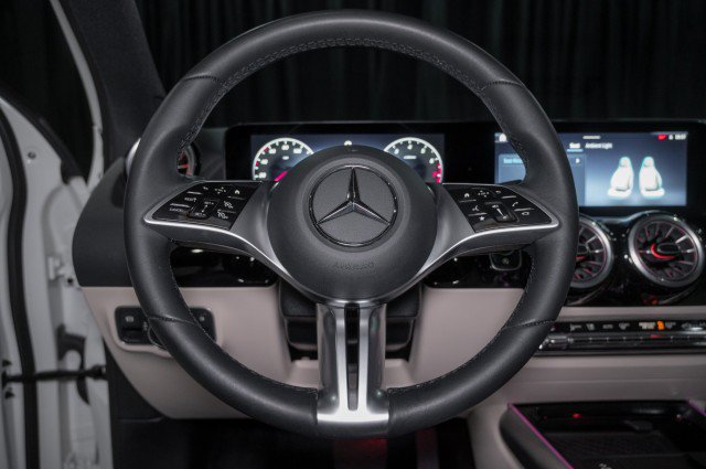 Certified 2025 Mercedes-Benz GLA 250 4MATIC image 21