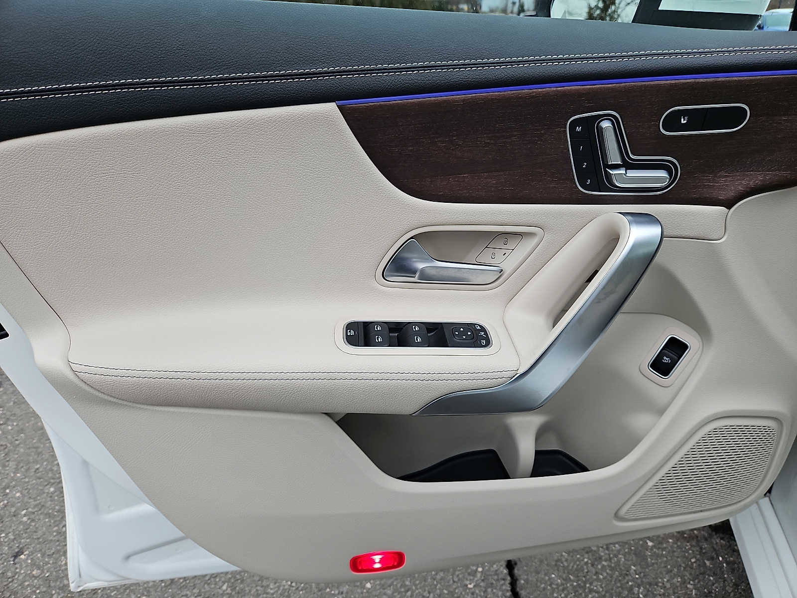 Used 2023 Mercedes-Benz CLA 250 4MATIC image 13