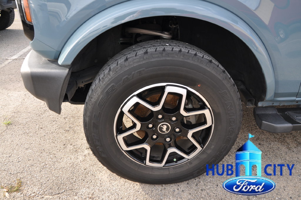 Used 2023 Ford Bronco Outer Banks AWD/4WD image 9