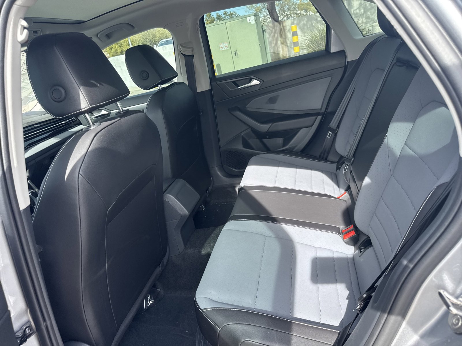 New 2026 Volkswagen Jetta SE FWD image 17