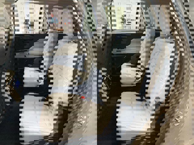 New 2026 Lincoln Aviator AWD image 9