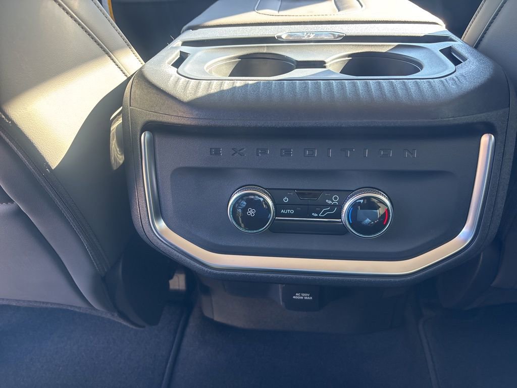 New 2026 Ford Expedition Active image 26