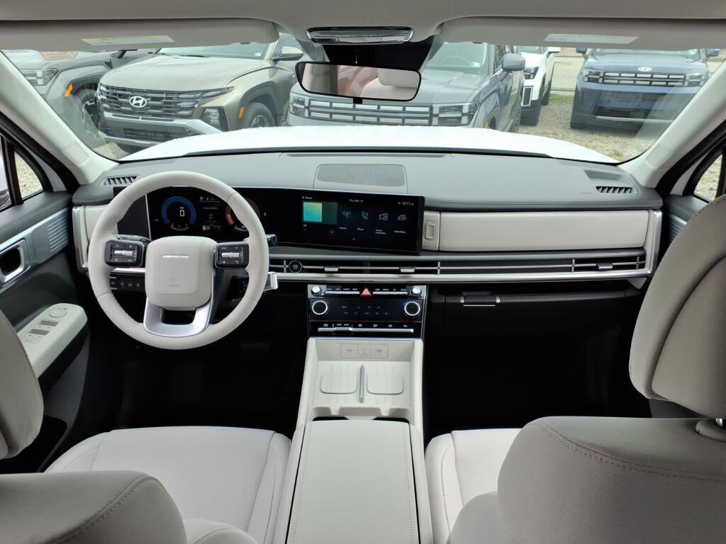 New 2026 Hyundai Santa Fe SE image 9