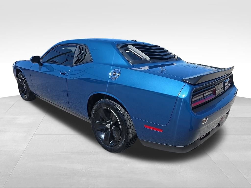 Used 2023 Dodge Challenger SXT image 5