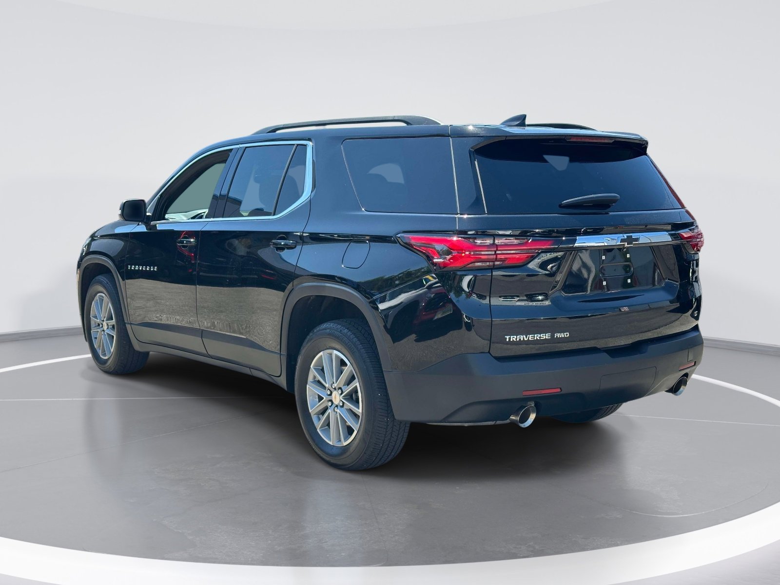 Used 2023 Chevrolet Traverse LT AWD/4WD image 7
