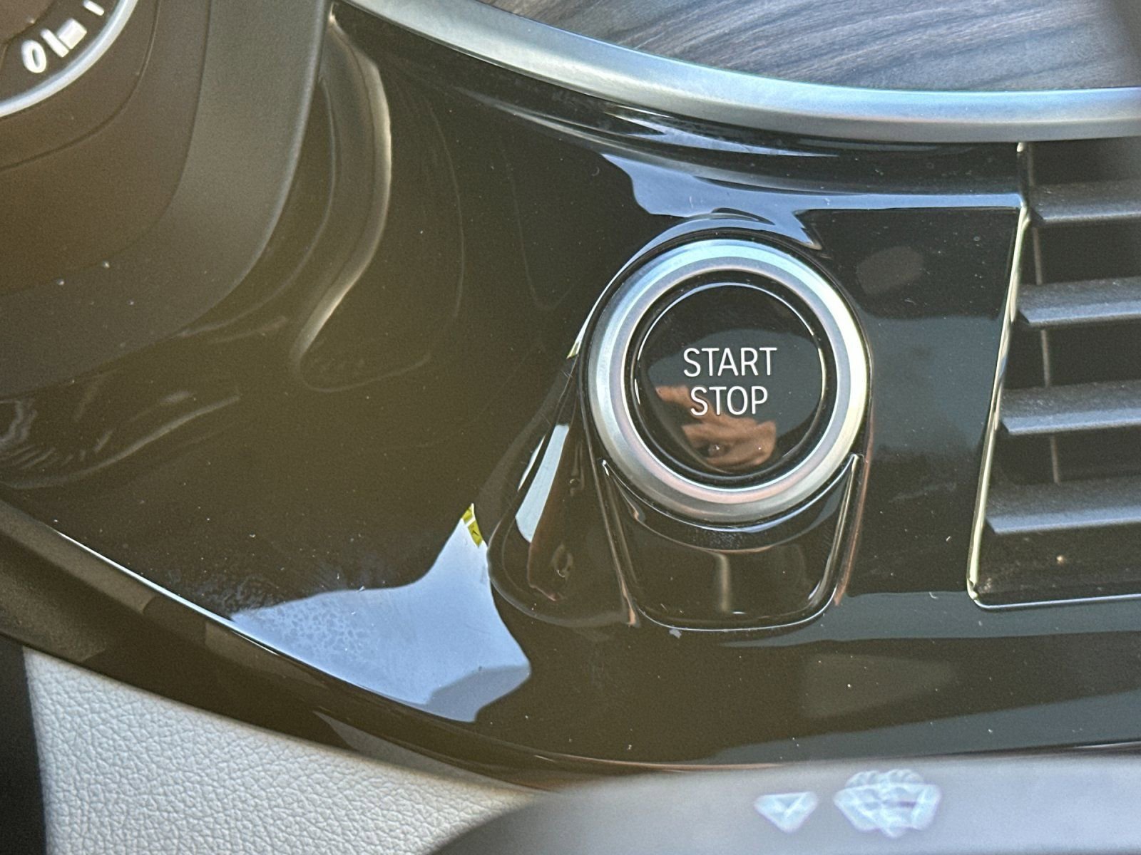 Used 2019 BMW 530e image 22