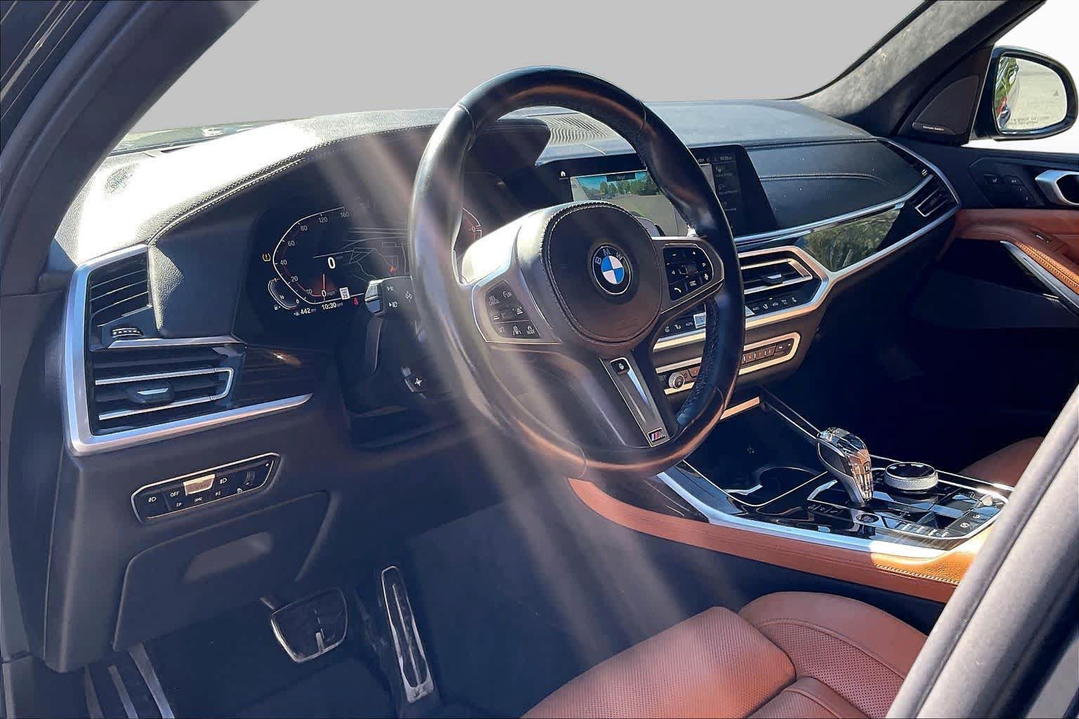 Used 2021 BMW X7 xDrive40i w/ M Sport Package AWD/4WD image 17