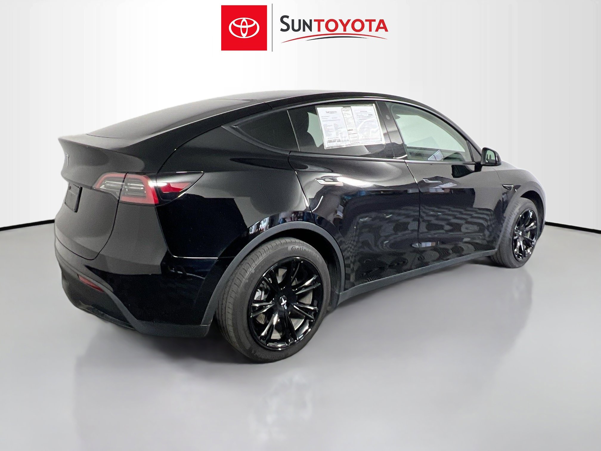 Used 2024 Tesla Model Y 2WD image 4