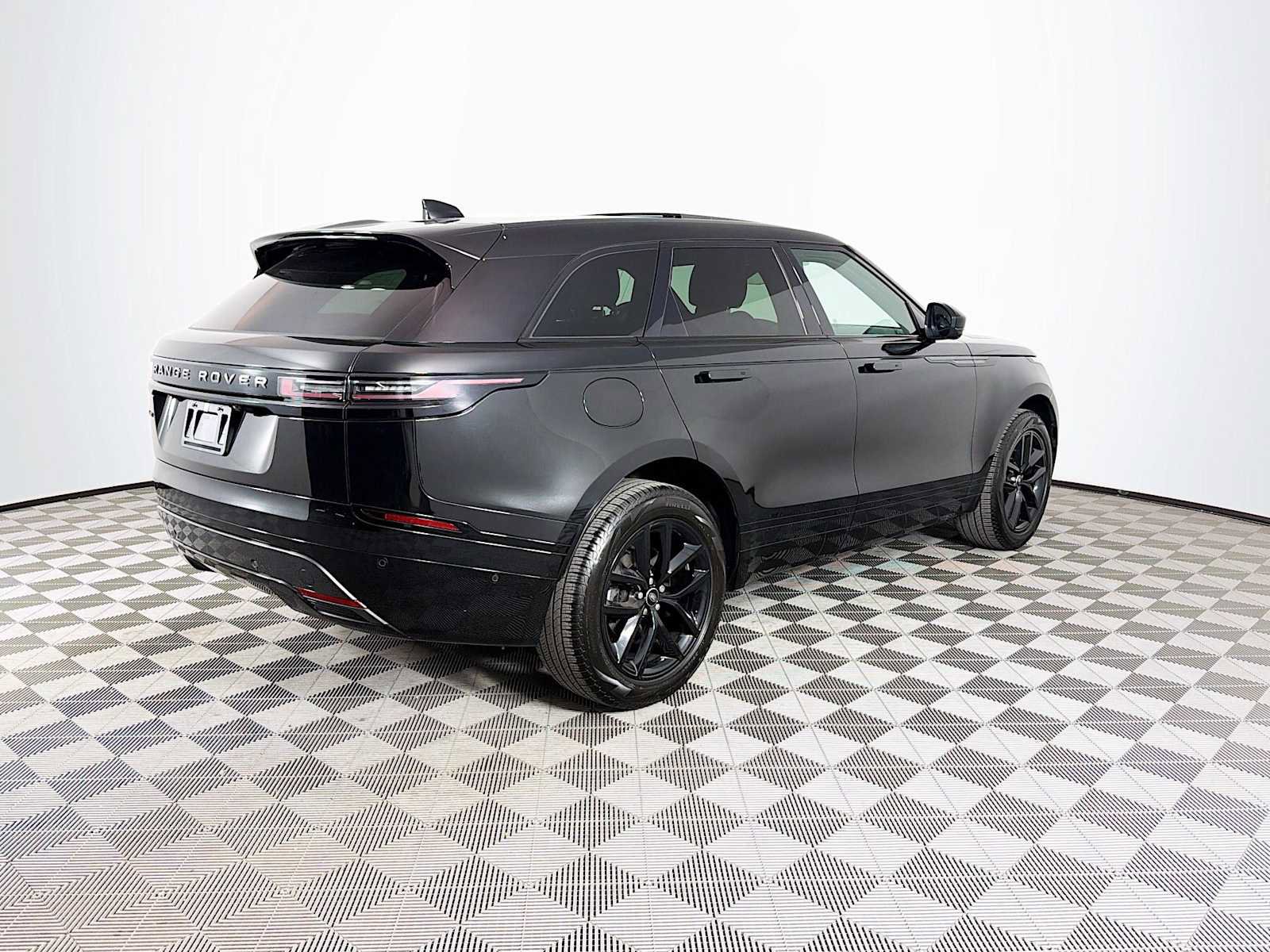 Used 2026 Land Rover Range Rover Velar Dynamic SE AWD/4WD image 5