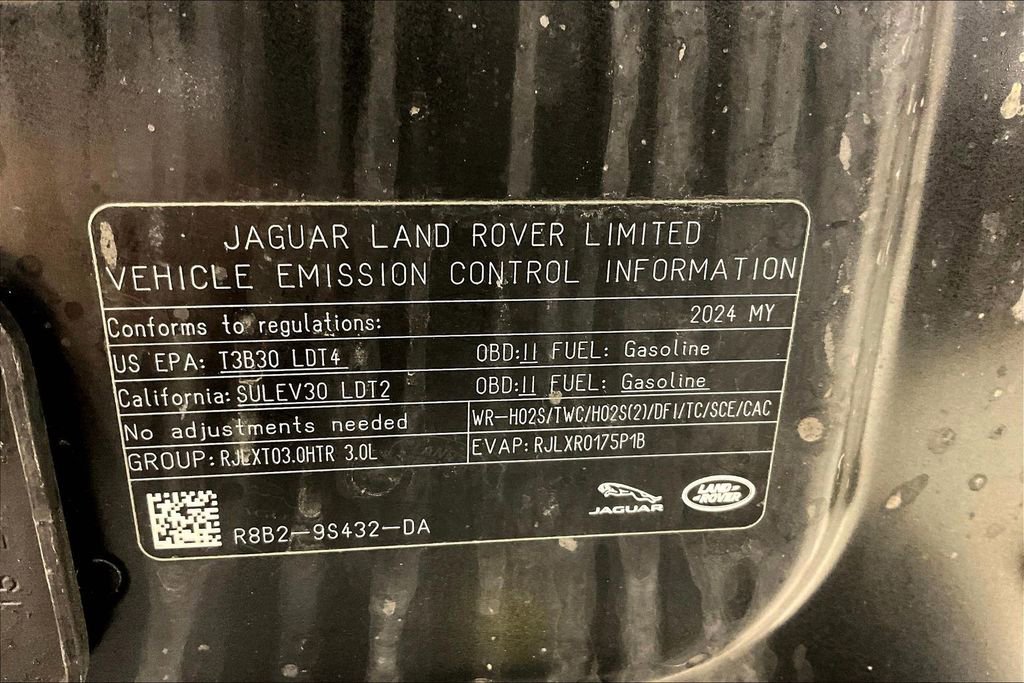 Used 2024 Land Rover Defender 130 S image 32