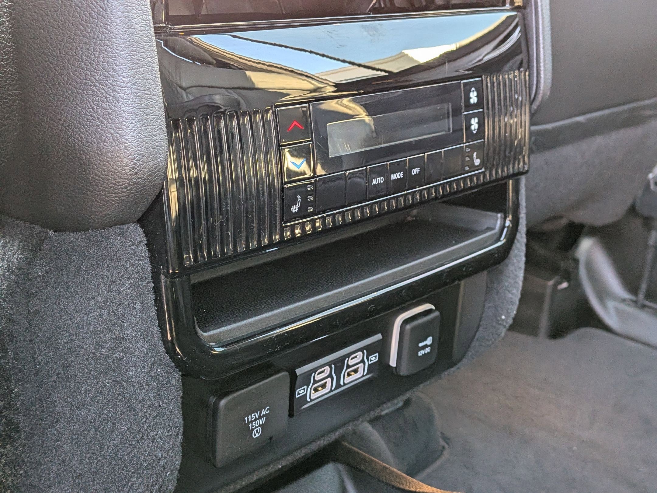 Certified 2025 Jeep Wagoneer Series III w/ Premium Group I image 28