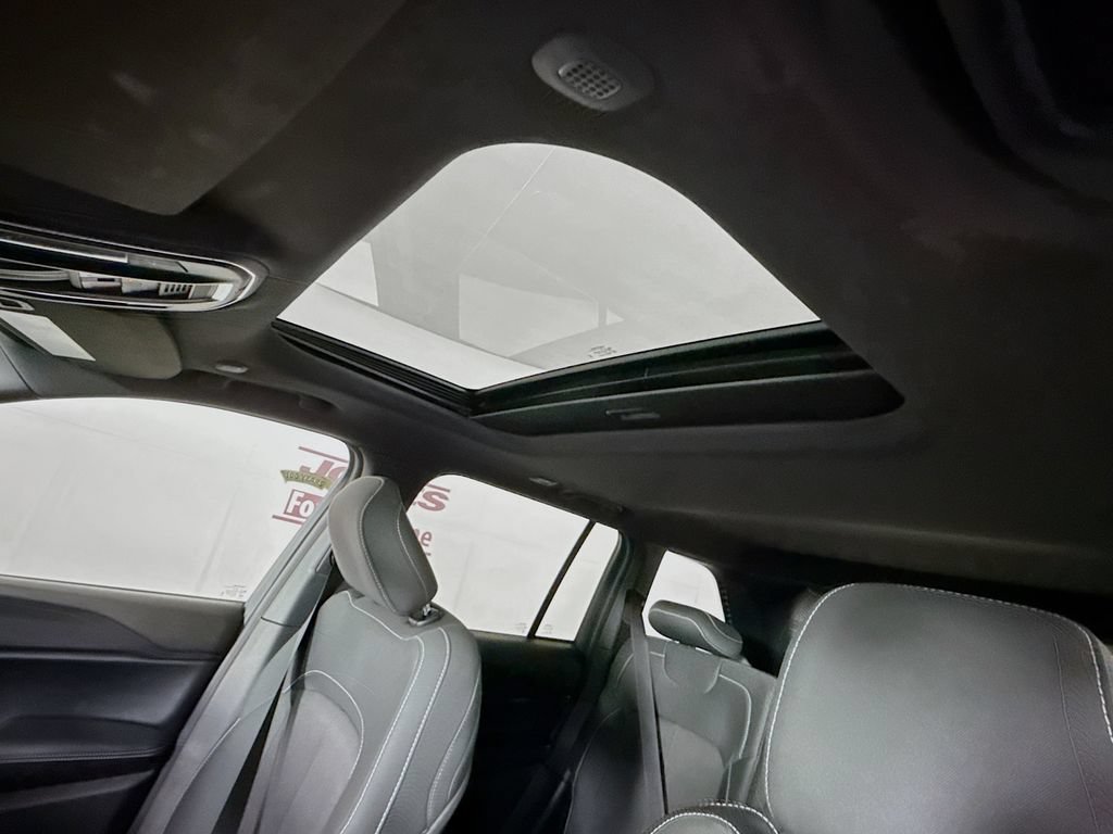 Used 2025 Jeep Grand Cherokee Laredo X AWD/4WD image 11