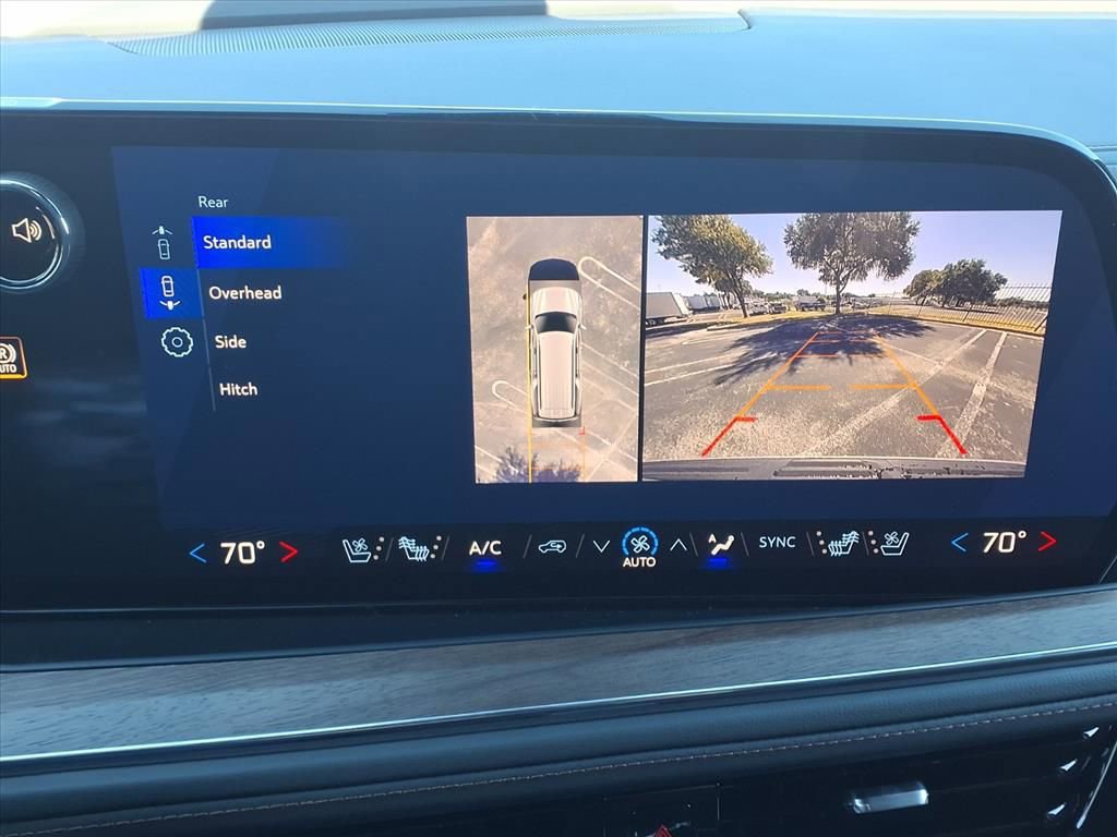 New 2026 Chevrolet Suburban High Country AWD/4WD image 18