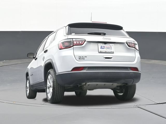 Used 2025 Jeep Compass Sport AWD/4WD image 43