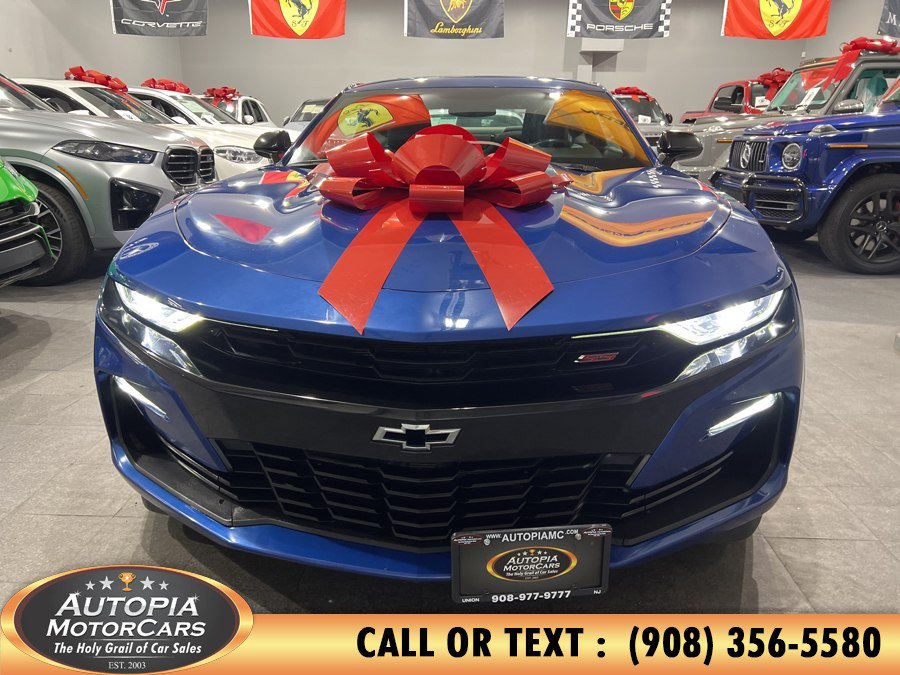 Used 2019 Chevrolet Camaro SS w/ Black Appearance Package RWD image 30