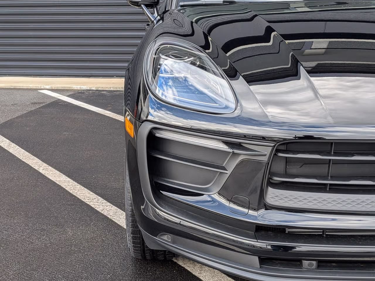 Certified 2026 Porsche Macan AWD/4WD image 13