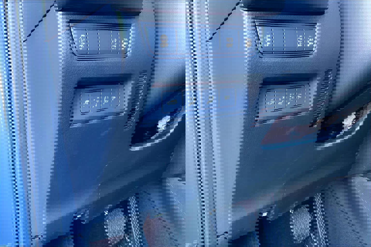 Used 2025 MAZDA CX-50 AWD 2.5 Hybrid w/ Weather Package image 36