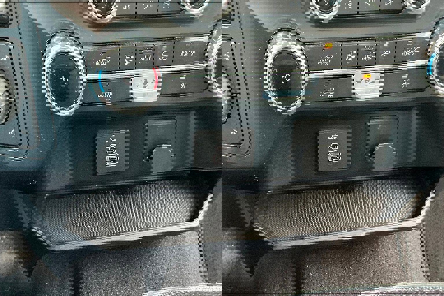 Used 2025 Ford F150 XLT w/ Equipment Group 301A Standard image 17