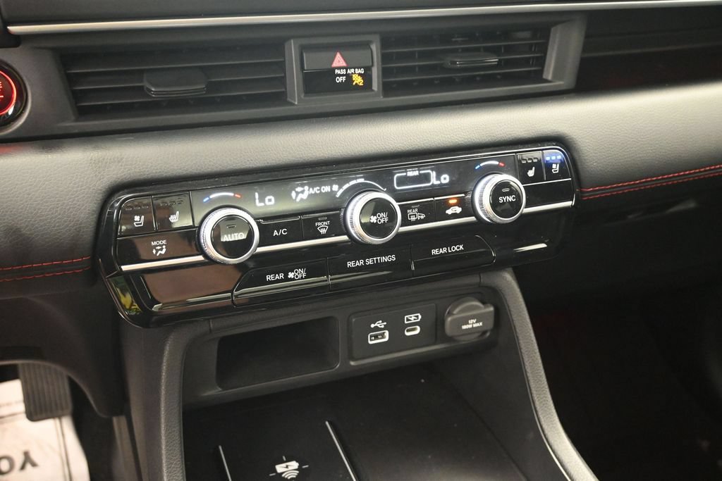 Used 2025 Honda Pilot Black Edition image 19