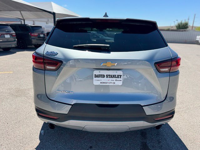 Used 2025 Chevrolet Blazer LT FWD image 5
