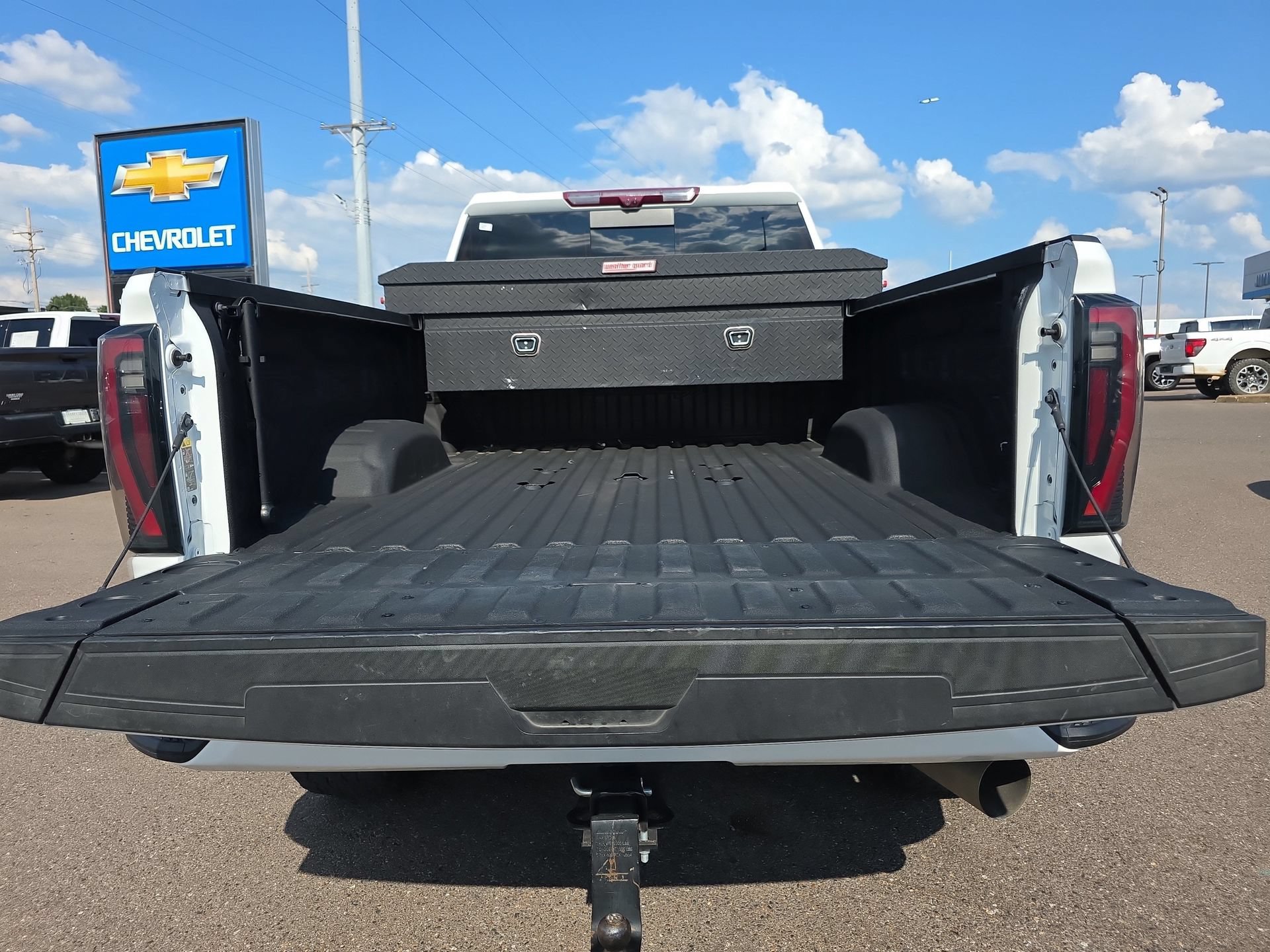 Used 2024 GMC Sierra 2500 AT4 w/ AT4 Premium Plus Package AWD/4WD image 14
