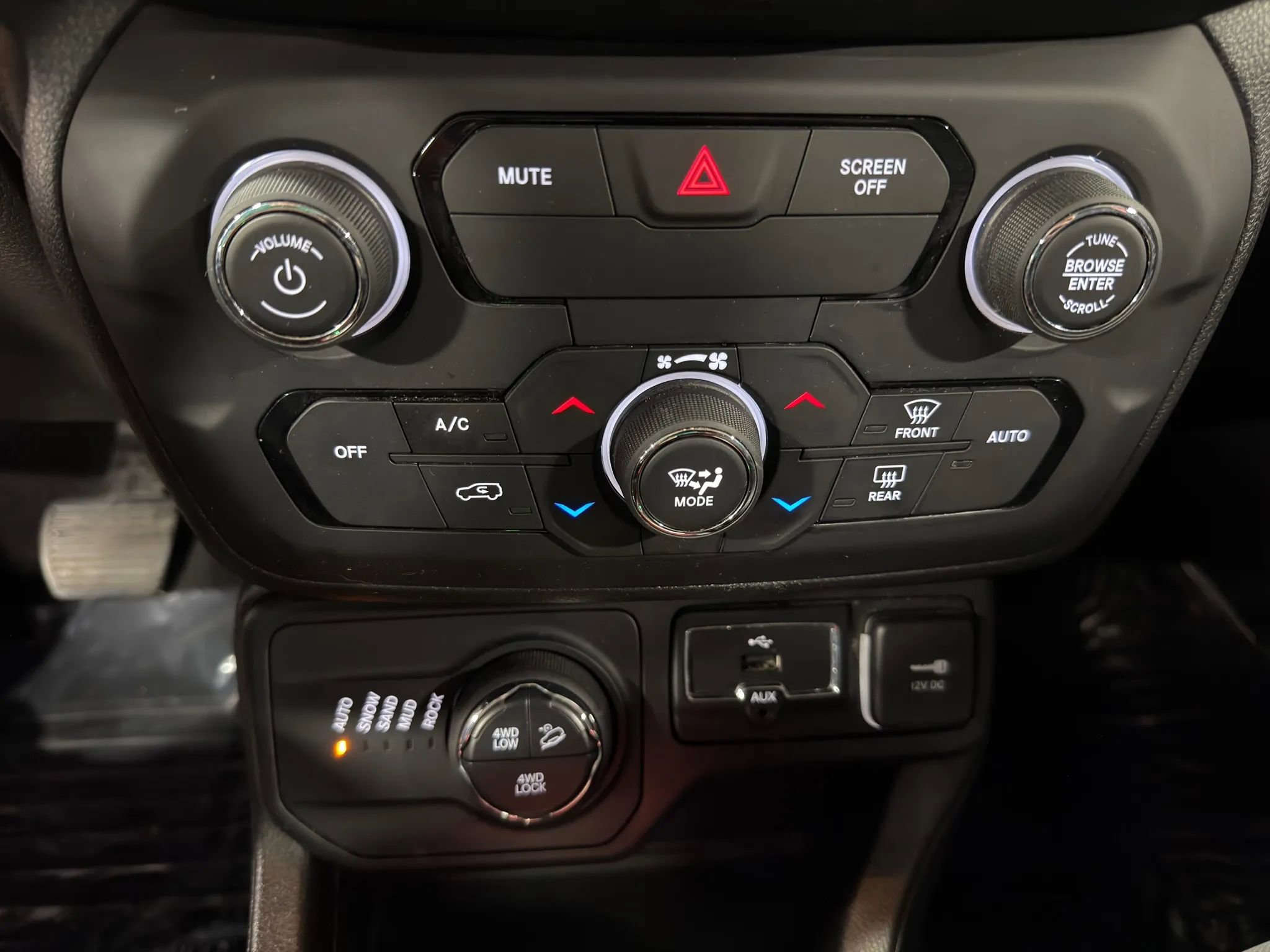 Used 2019 Jeep Renegade Trailhawk AWD/4WD image 20