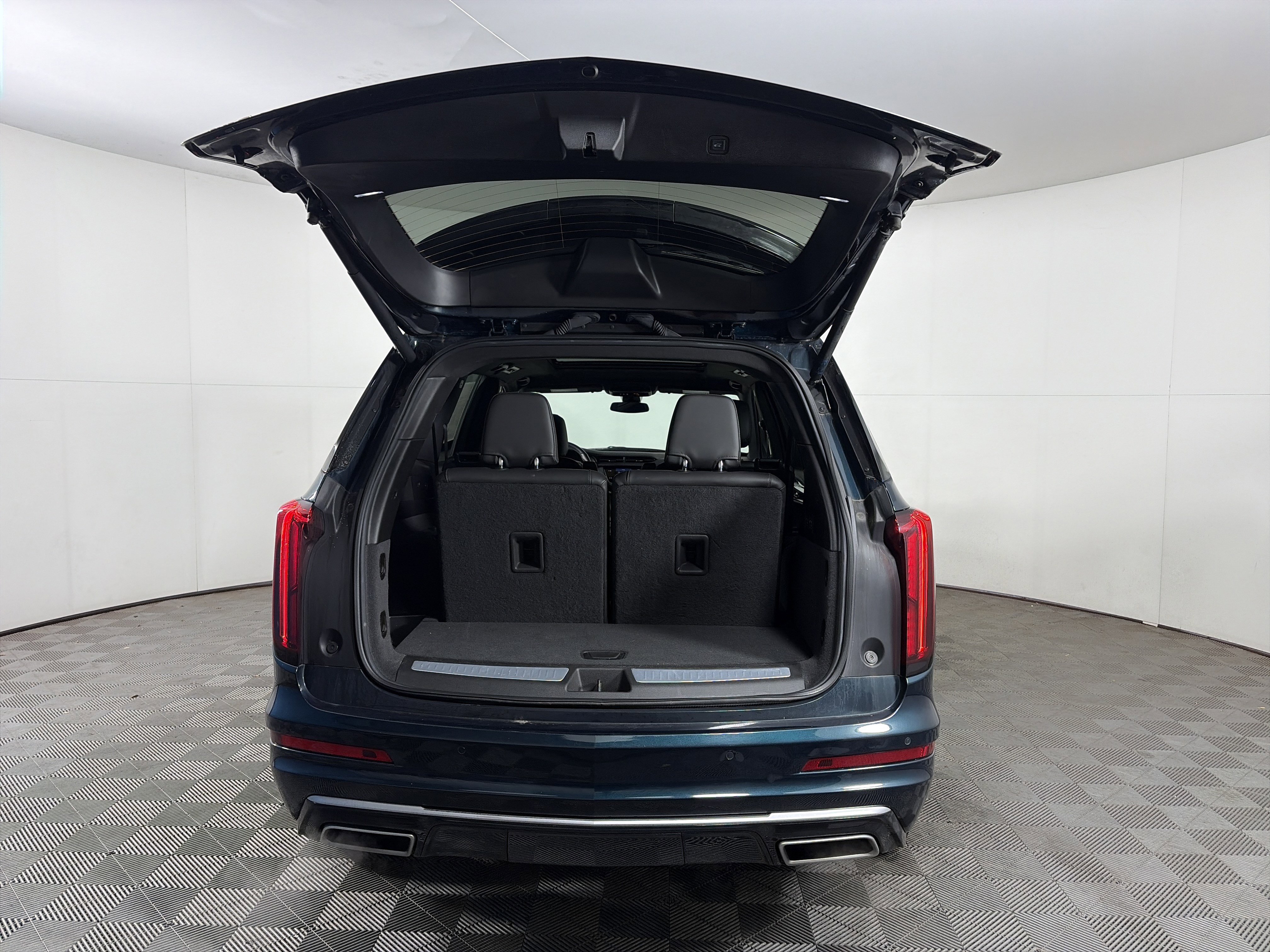 Certified 2025 Cadillac XT6 Premium Luxury image 19