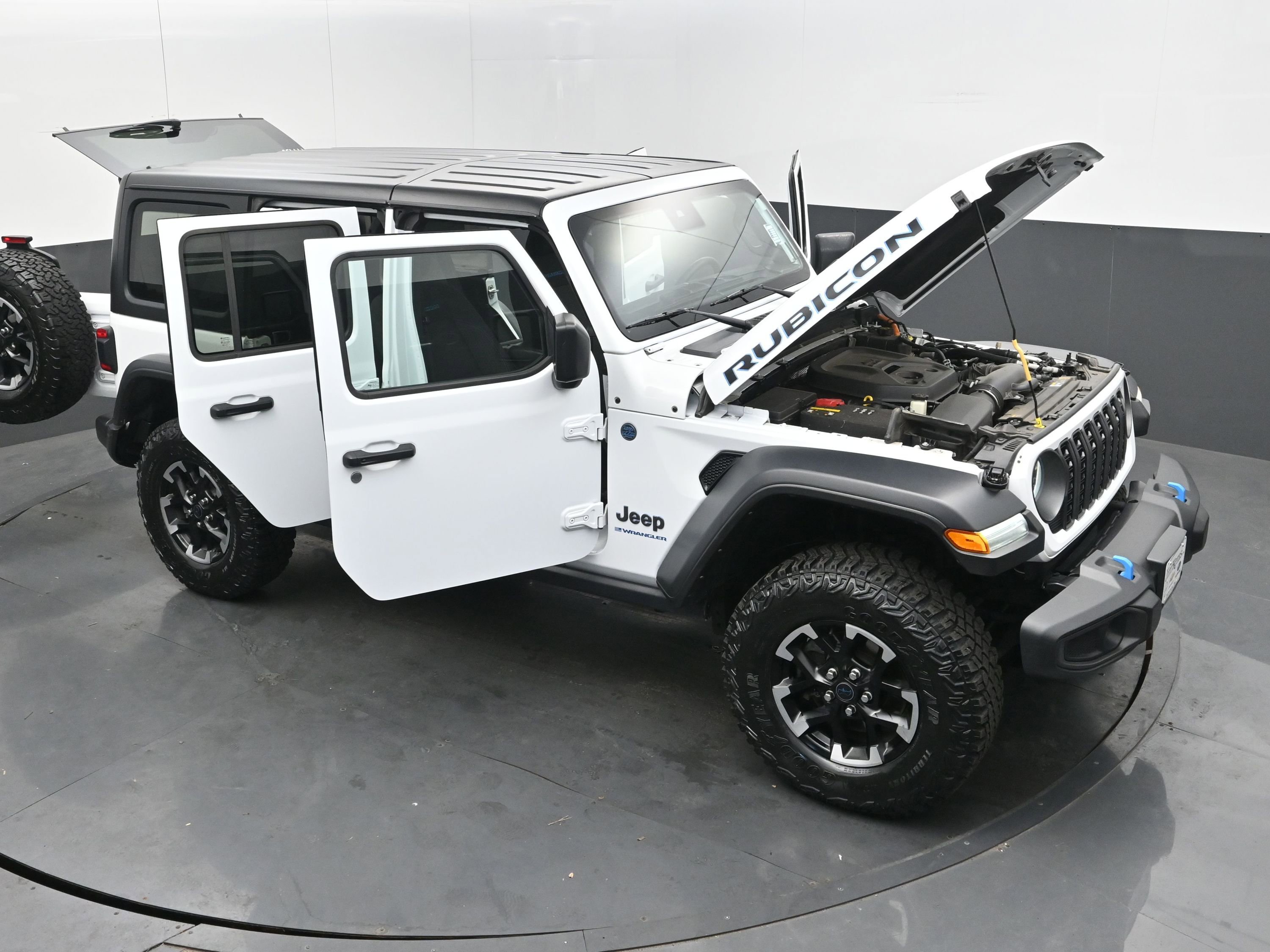 Used 2024 Jeep Wrangler Unlimited Rubicon 4xe image 41