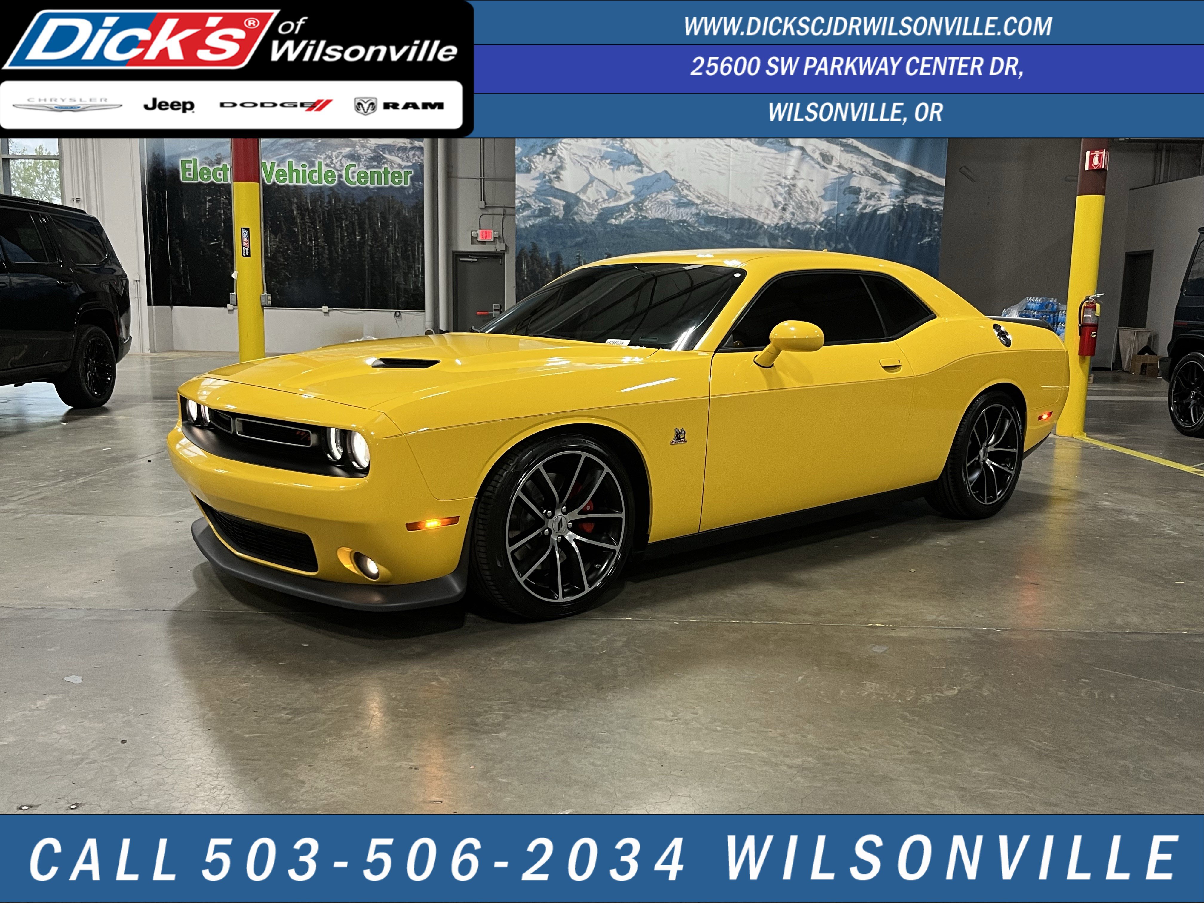 Used 2018 Dodge Challenger R/T Scat Pack RWD image 1