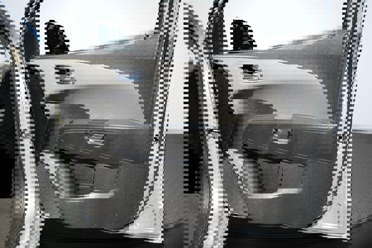 Used 2017 Chevrolet Sonic LT image 24