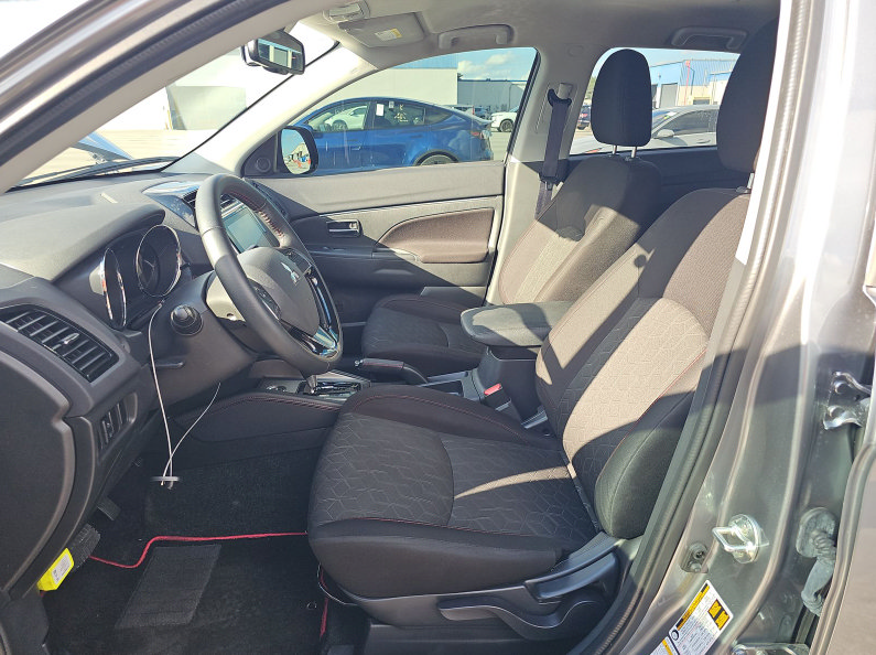 Used 2026 Mitsubishi Outlander Sport AWD image 6