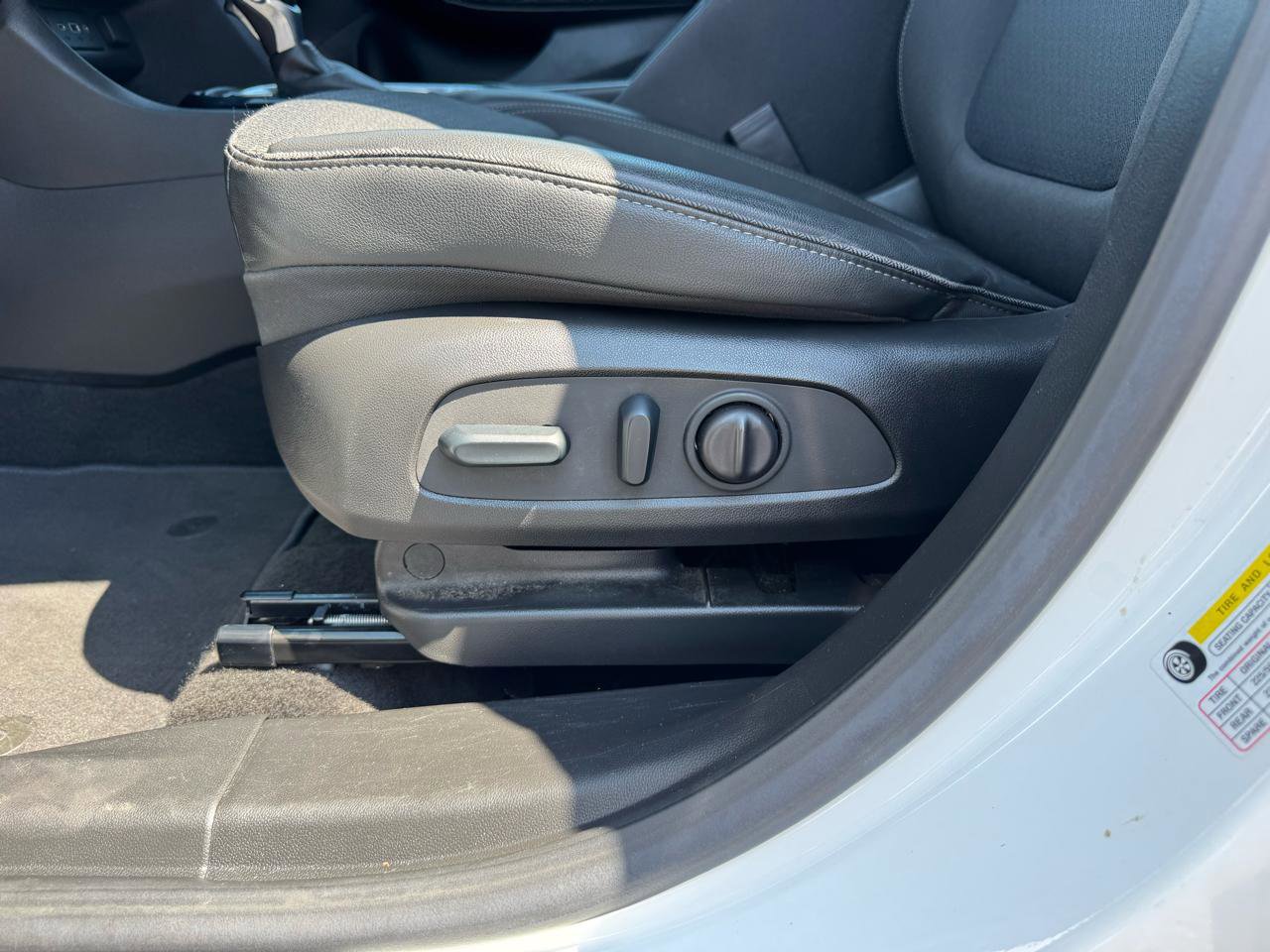 Used 2023 Buick Encore GX Select image 13