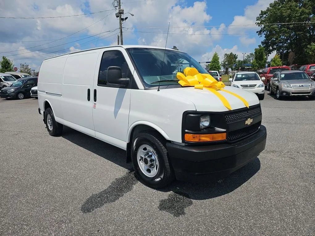 Used 2017 Chevrolet Express 3500 Extended RWD image 23