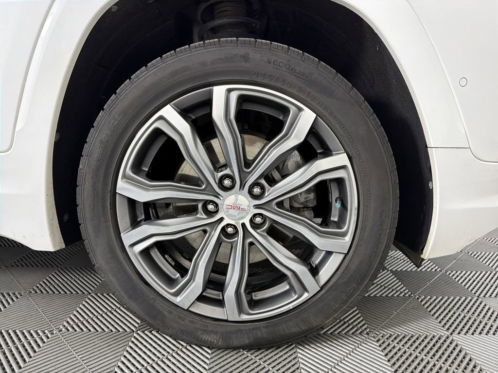 Used 2018 GMC Terrain Denali w/ Advanced Safety Package image 10