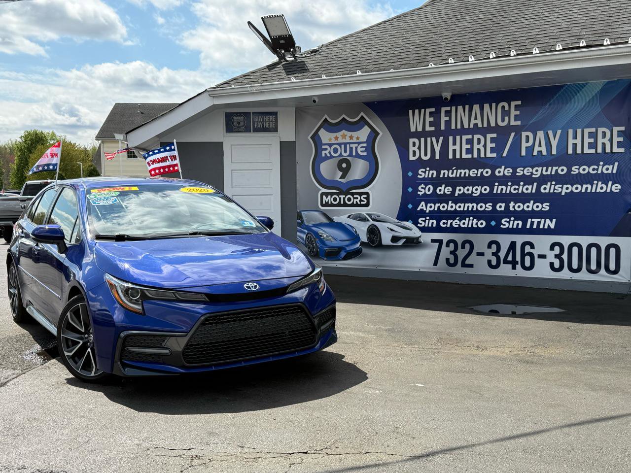 Used 2020 Toyota Corolla SE w/ SE Premium Package FWD image 1