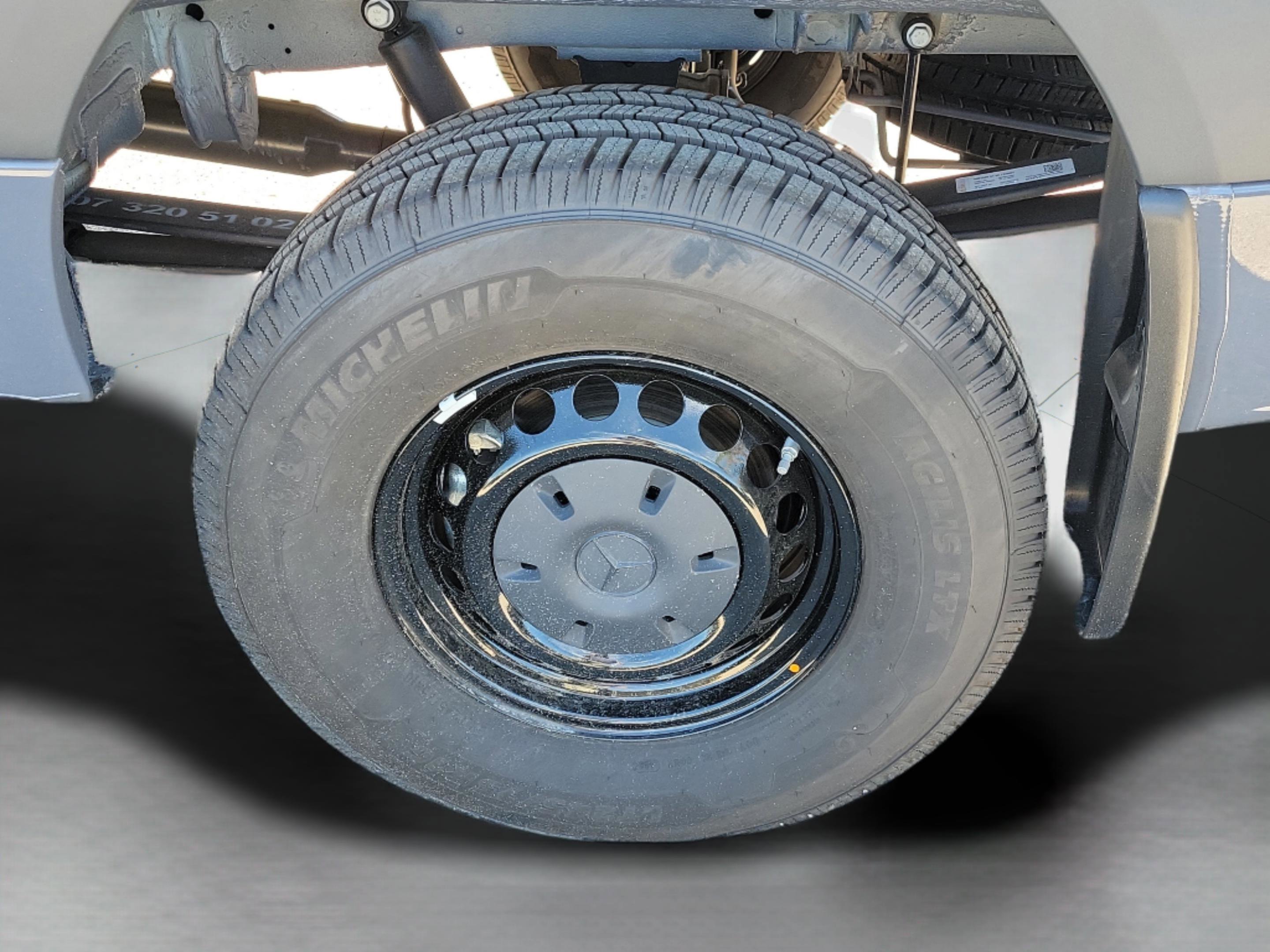 Used 2025 Mercedes-Benz Sprinter 2500 image 34