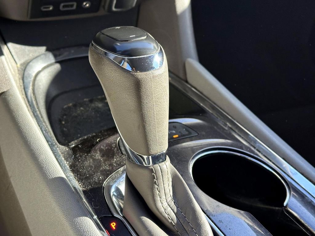 Used 2019 Chevrolet Malibu Hybrid image 28