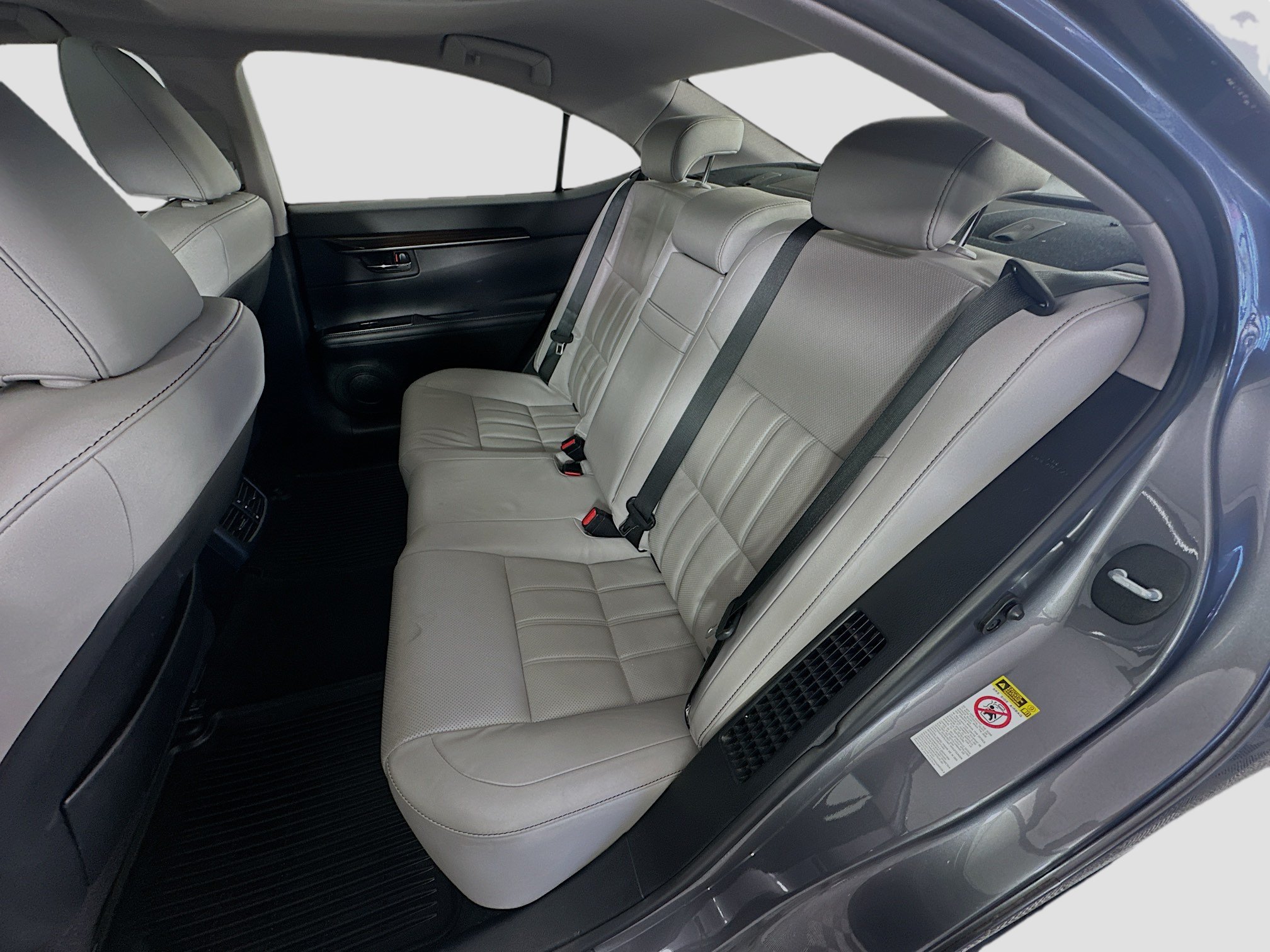 Used 2017 Lexus ES 300h w/ Luxury Package FWD image 29