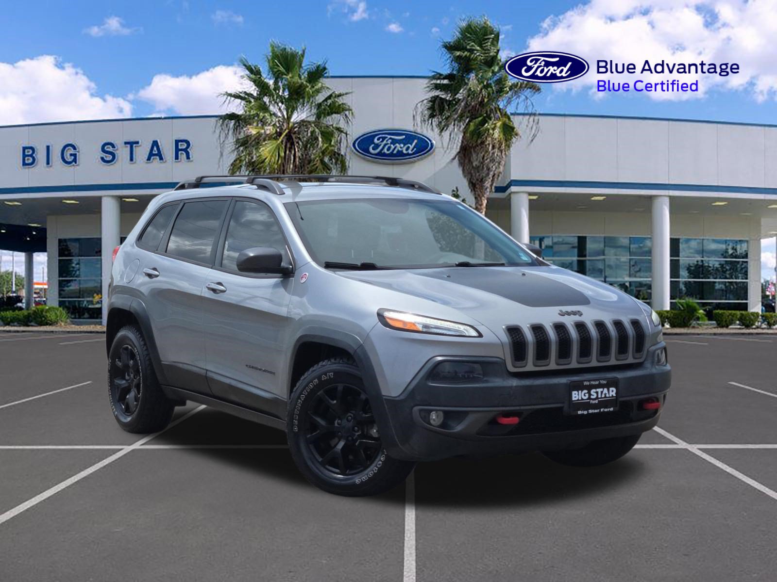 Used 2016 Jeep Cherokee Trailhawk w/ Comfort/Convenience Group AWD/4WD image 1