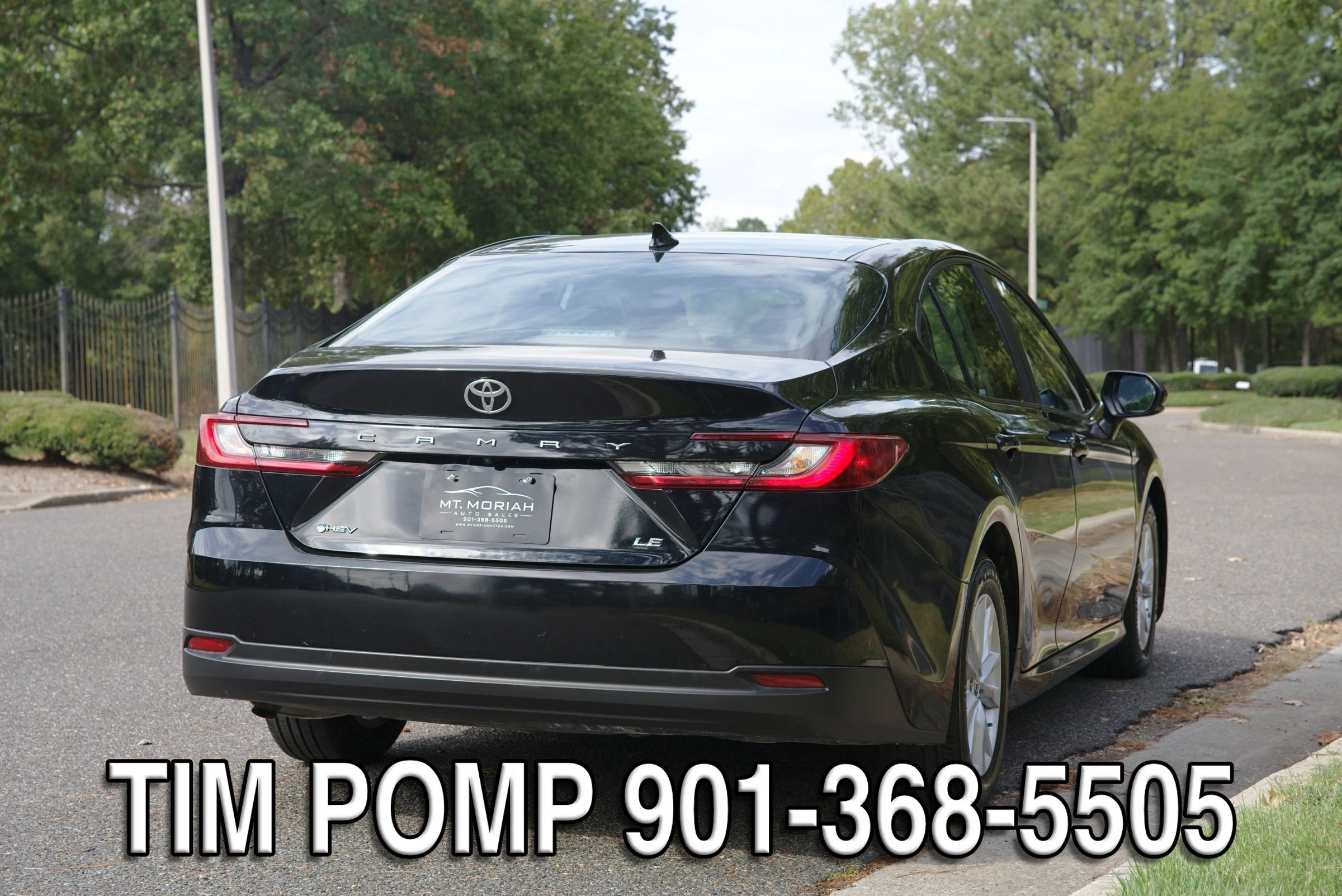 Used 2025 Toyota Camry LE FWD image 6
