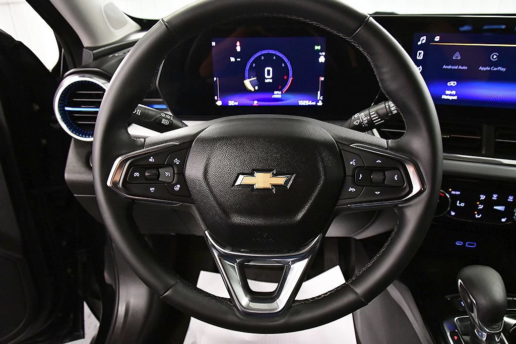 Used 2024 Chevrolet Trax LT w/ Driver Confidence Package FWD image 17