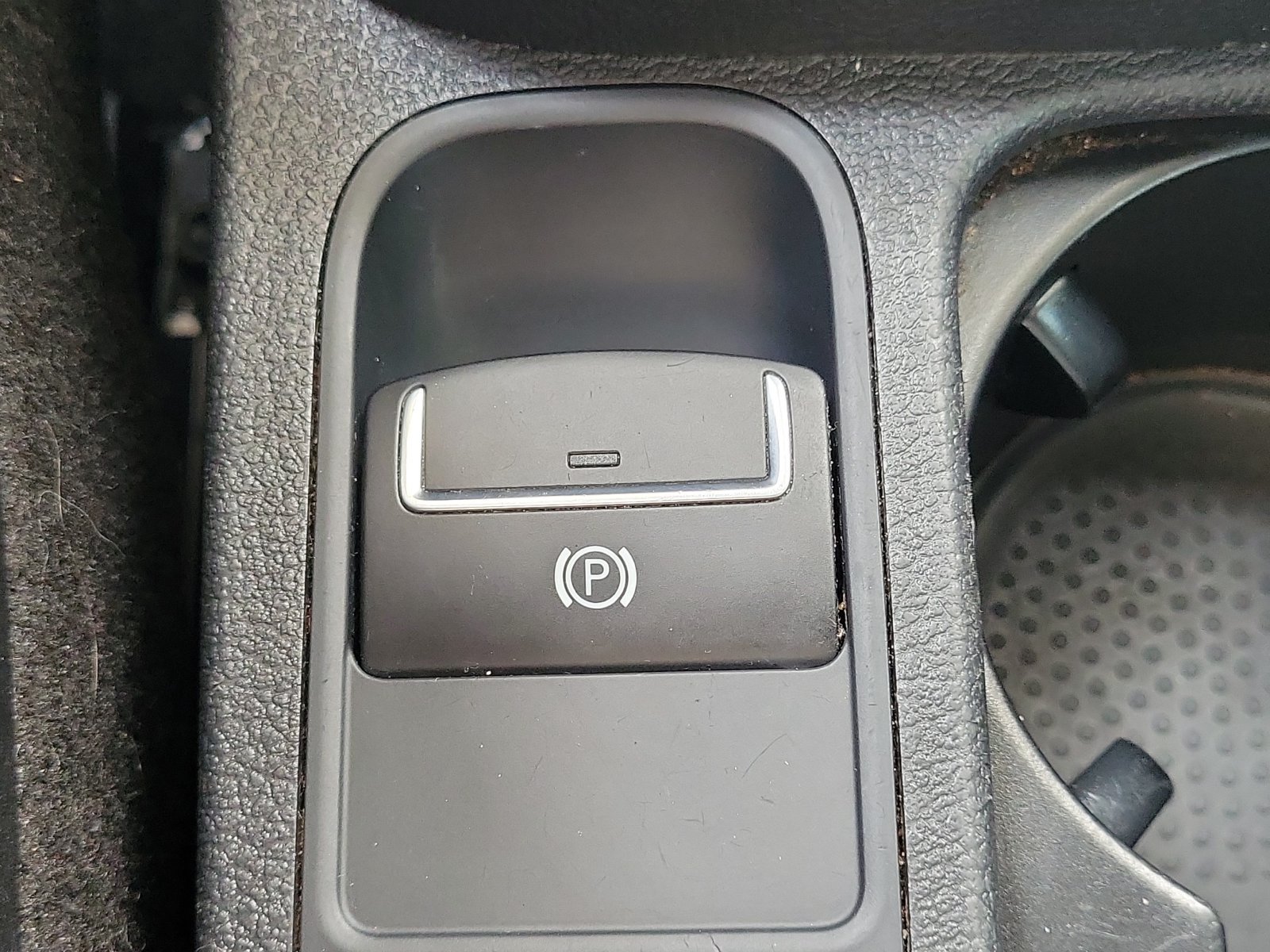 Used 2017 Volkswagen Tiguan SEL FWD image 31