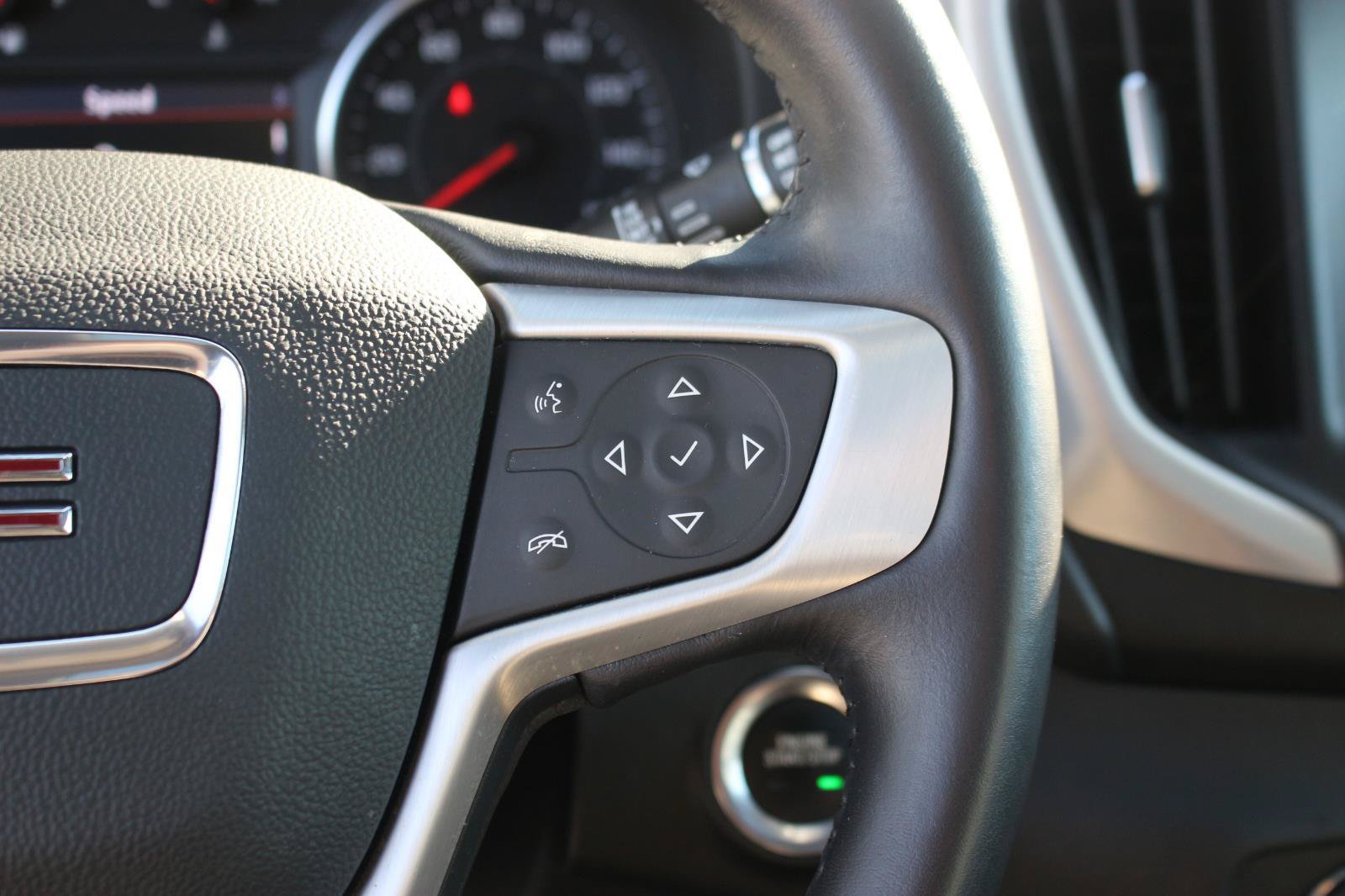 Used 2022 GMC Terrain SLT w/ Infotainment Package II FWD image 21