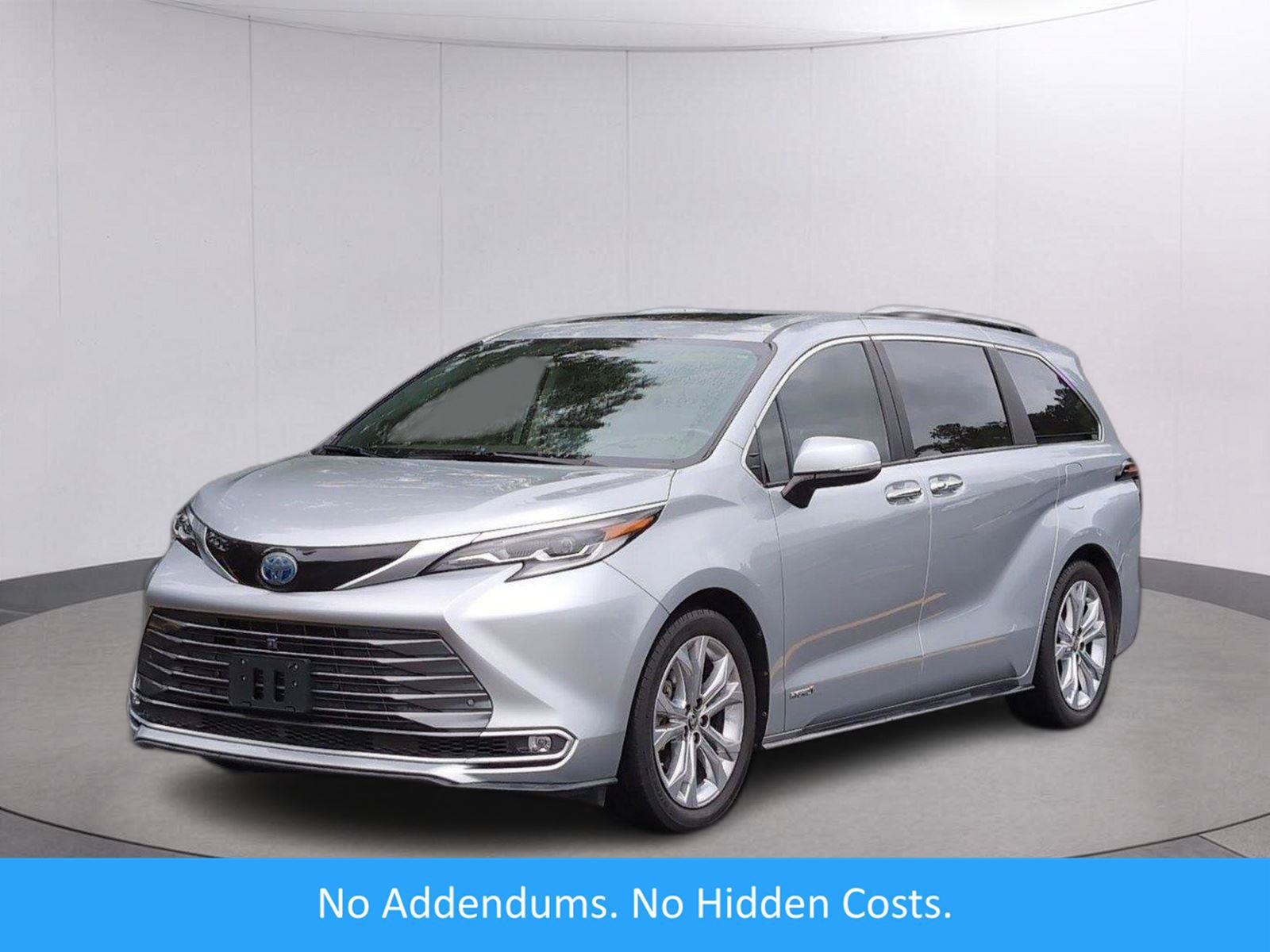 Used 2021 Toyota Sienna Platinum FWD image 1
