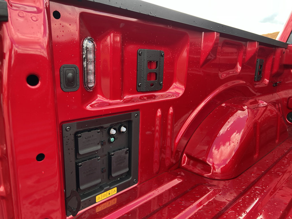 New 2025 Ford F150 Lightning Lariat image 18