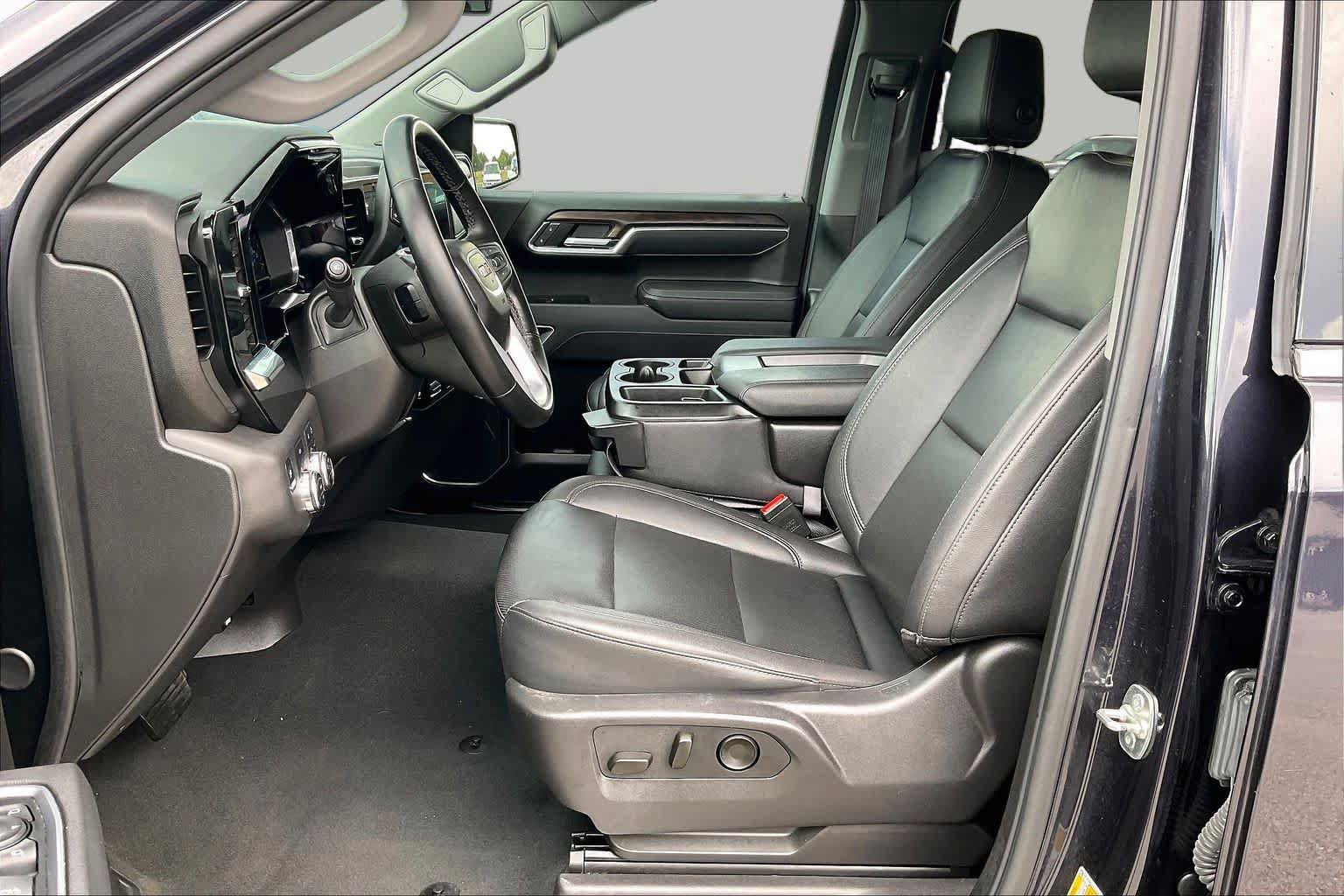 Used 2025 GMC Sierra 1500 SLT AWD/4WD image 8