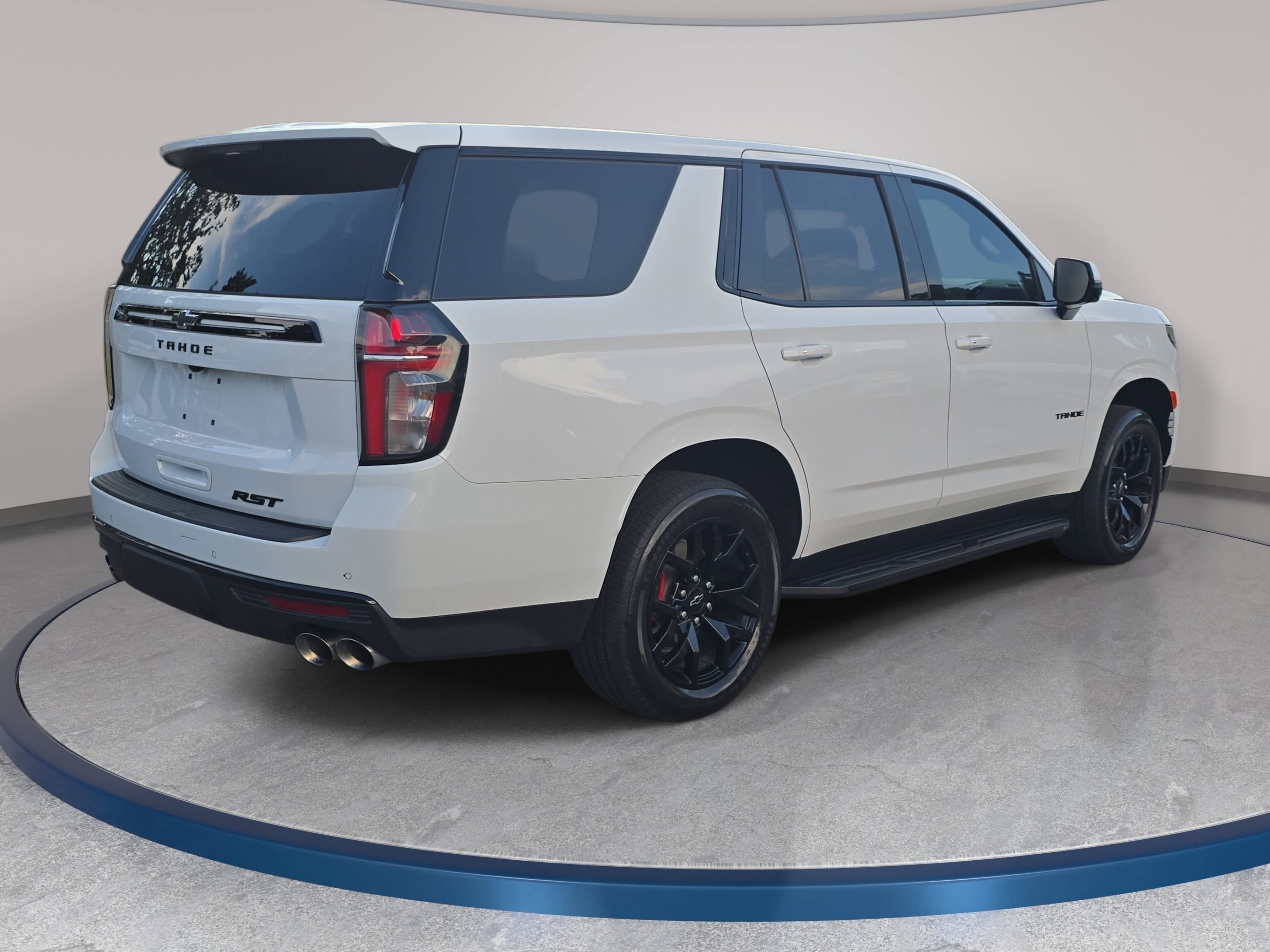 Used 2024 Chevrolet Tahoe RST w/ RST Performance Edition AWD/4WD image 5