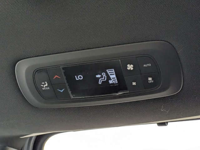 New 2026 Chrysler Pacifica Select FWD image 15